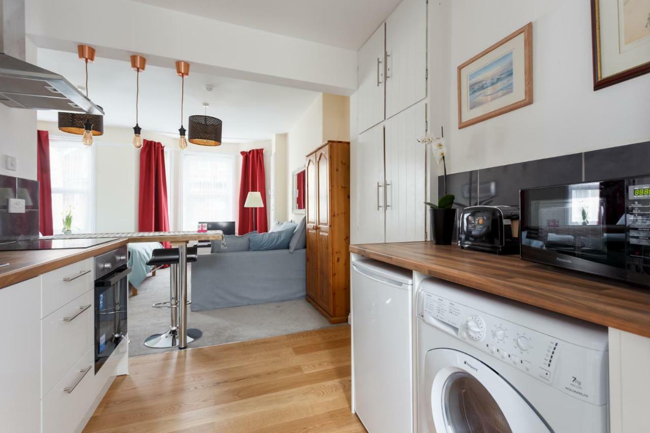 Stylish Town Centre Apartment Close To Beach And Shops Bournemouth Ngoại thất bức ảnh